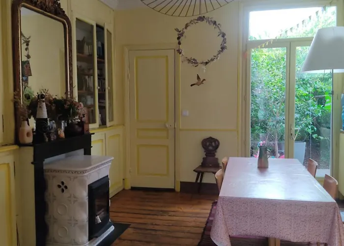 Jolie Maison En Bois Authentique *