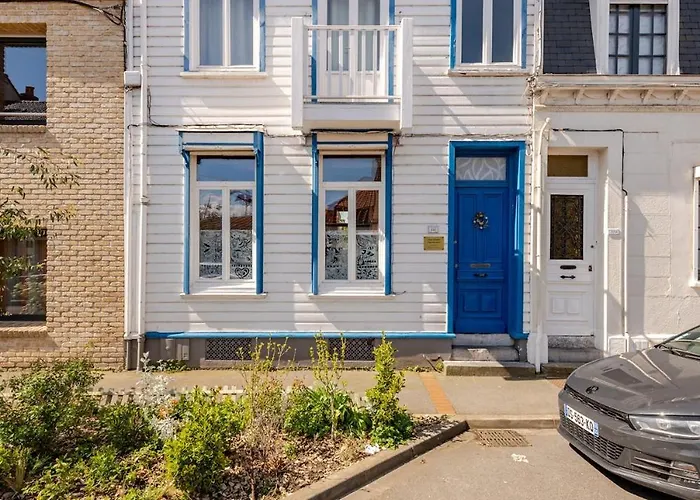 Jolie Maison En Bois Authentique * Dunkirk